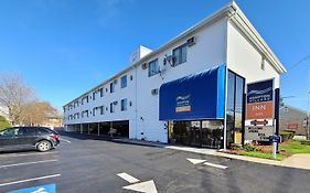 Hampton Village Inn